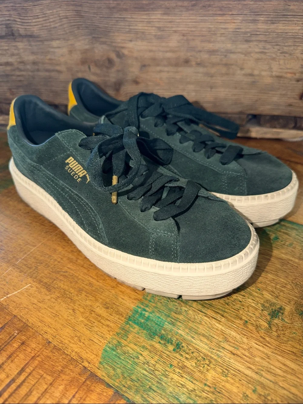 Women’s Puma Platform Trace Bold sneakers. Size 8. Excellent pre-owned condition